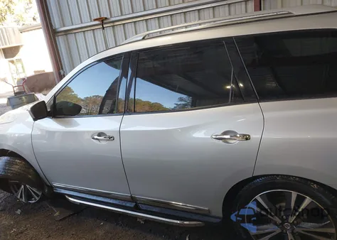 2018 Nissan Pathfinder Platinum из США, поврежденный, VIN 5N1DR2MM0JC626174